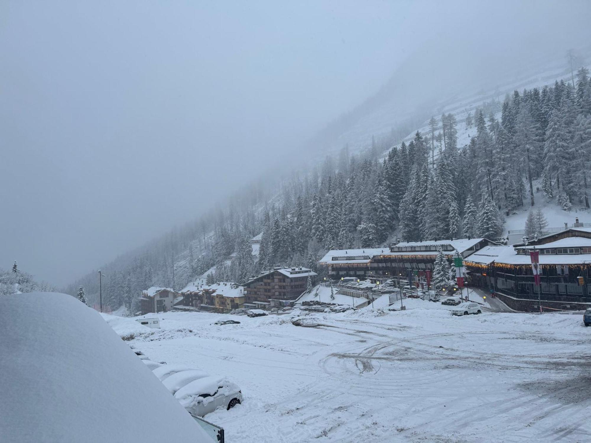 Ski Lodge Pampeago Tesero Bagian luar foto